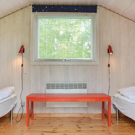 Three-bedroom Holiday In Jagerspris
